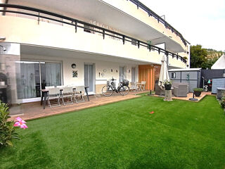 Vente Appartement Six-fours Rez de Jardin, appartement T3 de 65 m² , jardin de 80 m², place de parking et cave. Six fours les plages