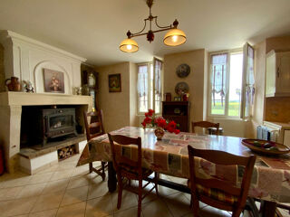  Maison � vendre 10 pi�ces 327 m� Jonzac