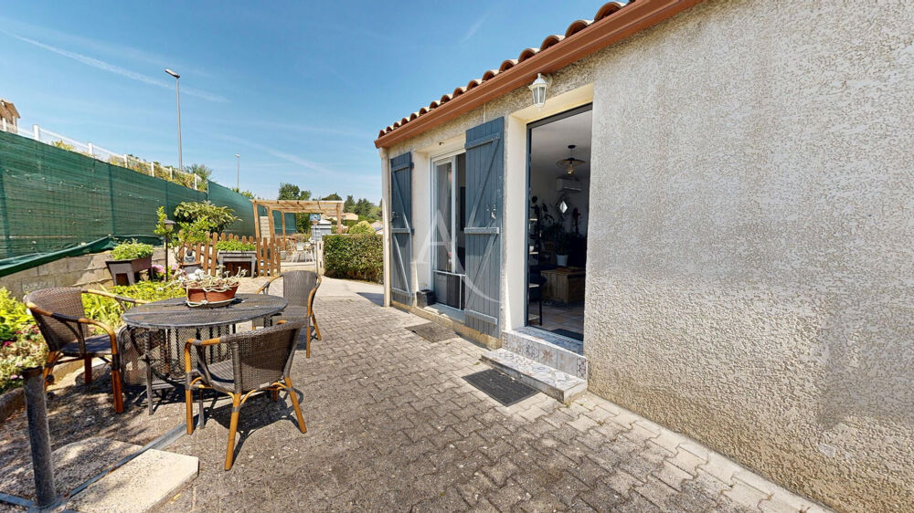 Maison d'habitation avec une vue dégage a CARCASSONNE