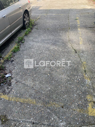  Parking / Garage à louer 20 m²
