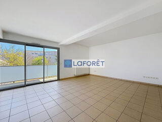  Appartement à louer 4 pièces 102 m²