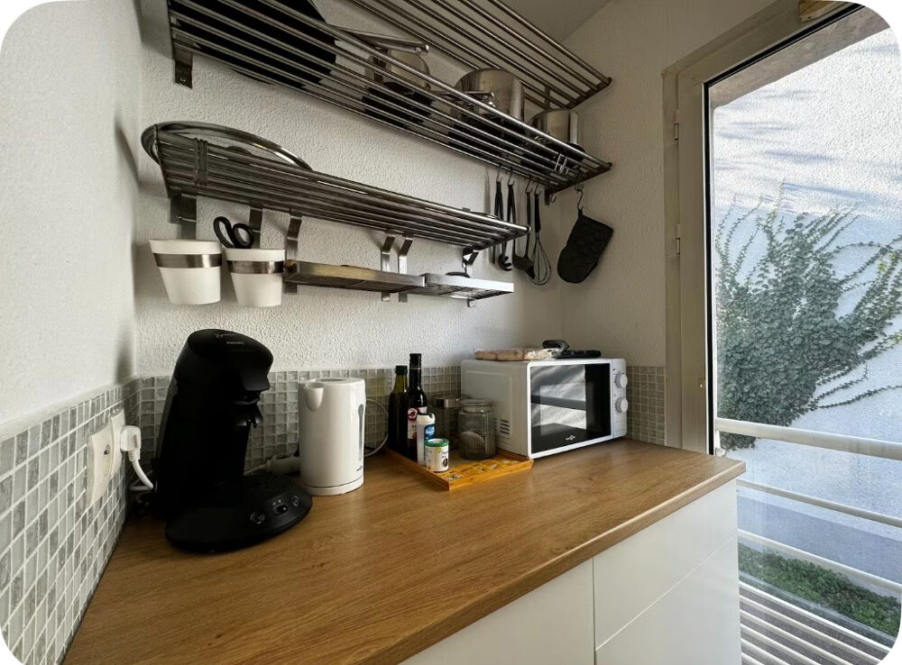 STUDIO AVEC TERRASSE A DEUX PAS DES REMPARTS 19,23M²
