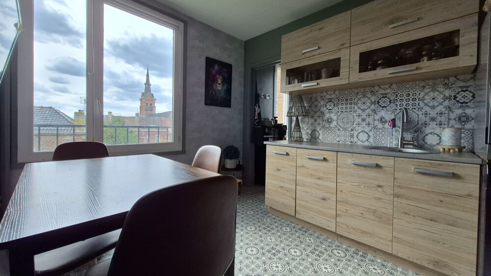 Superbe appartement lumineux avec 3 chambres dans une résidence prisée, avec cave et stationnement