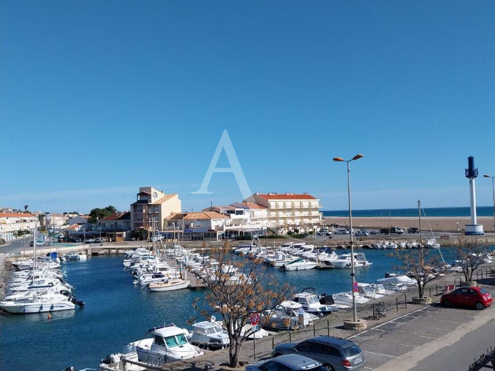 NARBONNE-PLAGE (PORT). Appartement T2 avec loggia. Parking extérieur public.