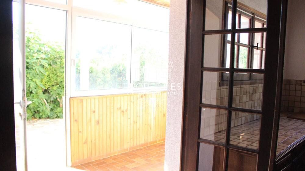 LE LAVANDOU - CAVALIÈRE - 2 APPARTEMENTS T2 + T3 PROCHE PLAGE - À RÉNOVER - GARAGE