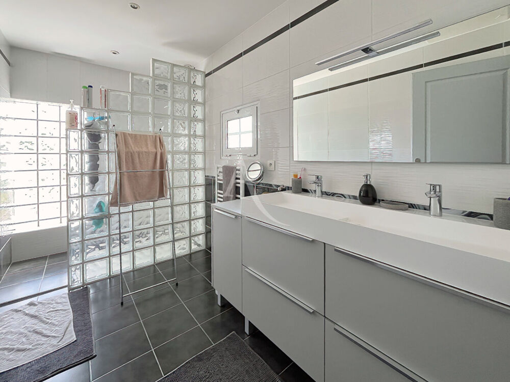 Vente Maison Maison 5 pièce(s) 117 m2 + dépendances Tethieu