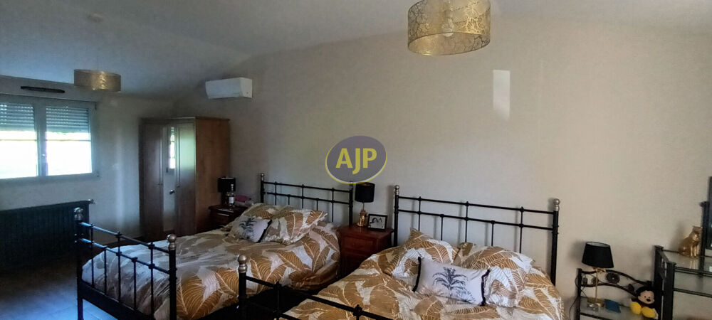 � vendre  Villa Saint-Vivien-de-M�doc (33590)
