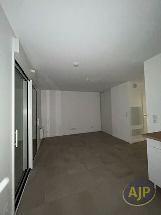  Appartement à louer 2 pièces 44 m²