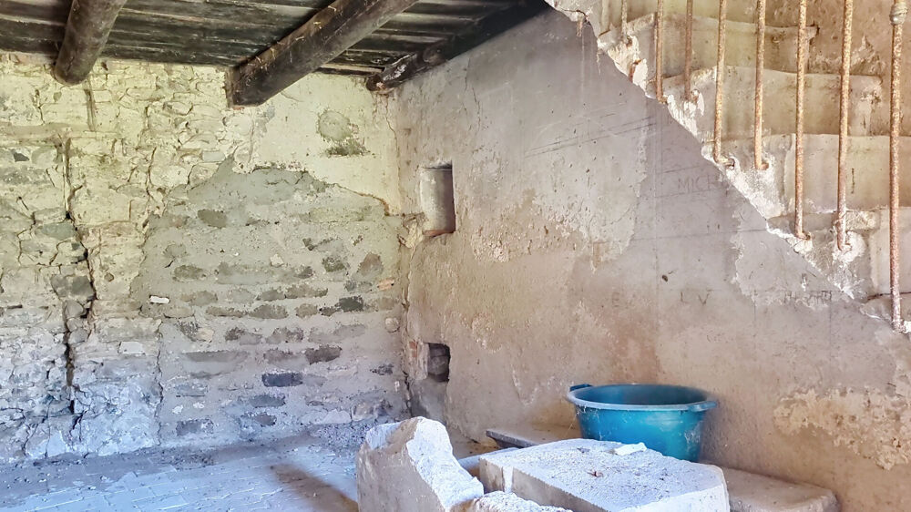 Vente Remise/Grange ENSEMBLES DE GRANGES  SAINT FLORET Saint floret