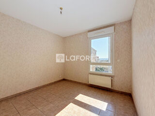  Appartement à louer 3 pièces 78 m²