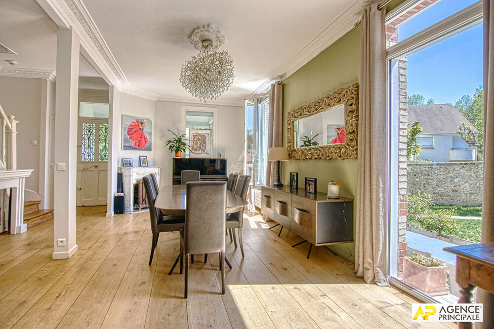 Vente Maison Versailles Montreuil Maison 8 pièces 6 chambres 268 m² au sol avec garage et studio indépendant de 27 m² habitables Versailles