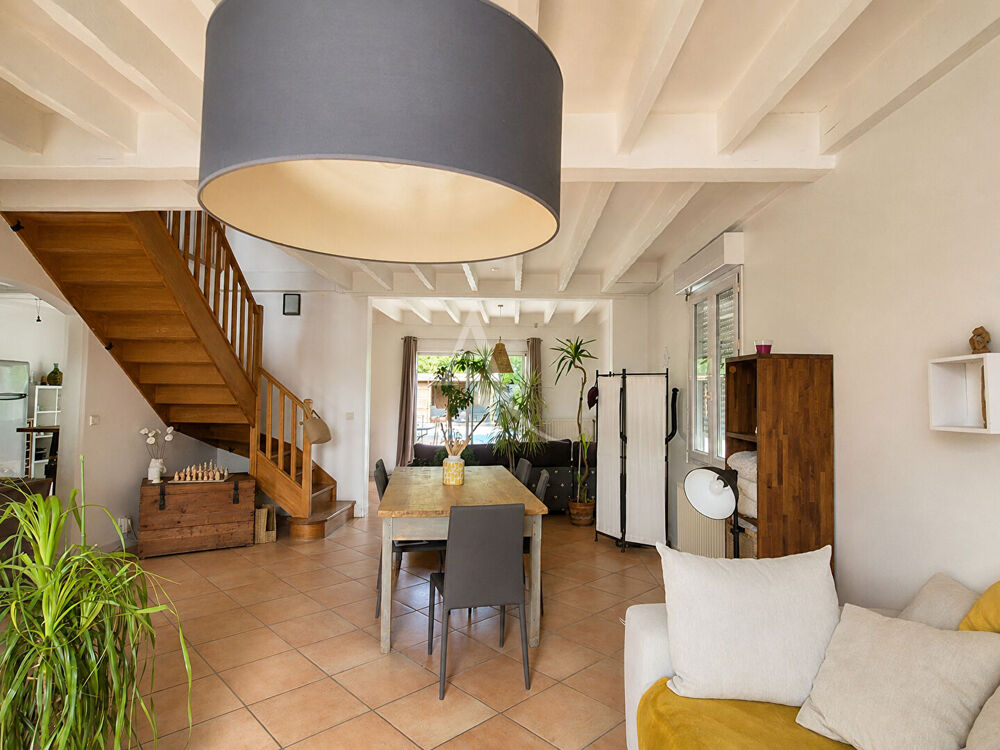 Vente Maison MERIGNAC ARLAC - Maison familiale, 5 chambres avec grand jardin et piscine. Merignac