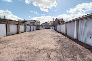  Parking / Garage à louer 18 m²