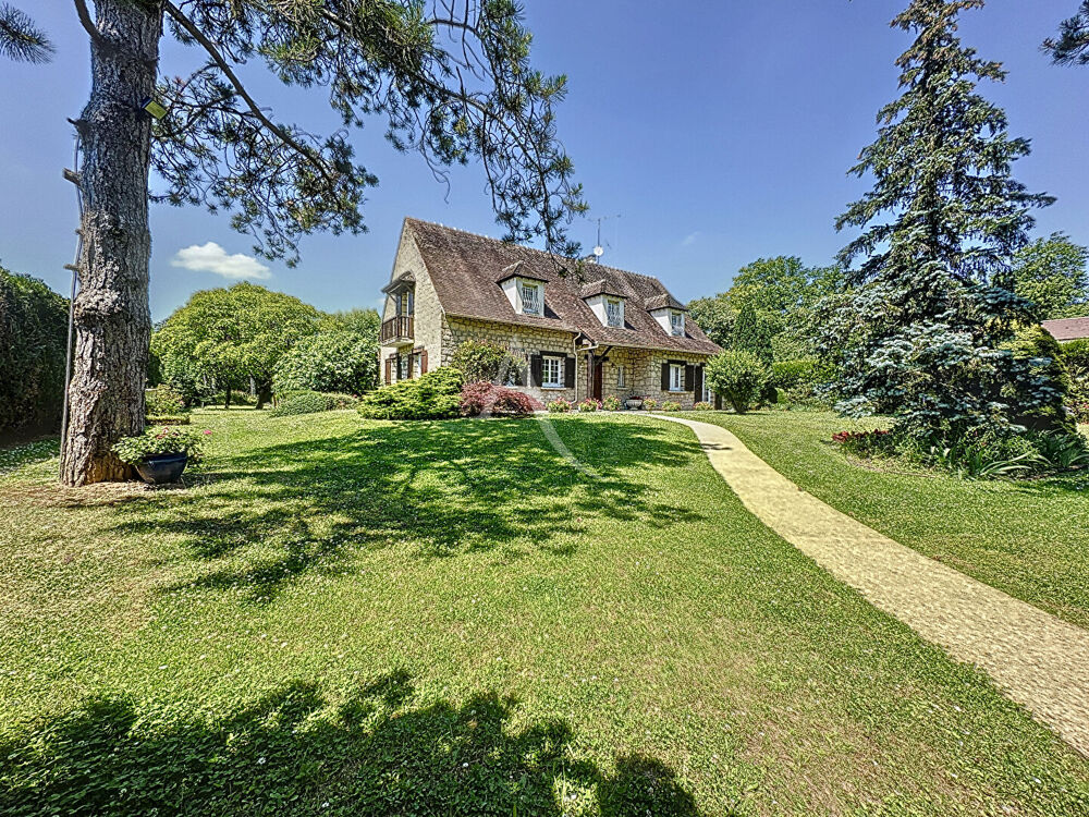 Vente Maison Maison sur la commune de Germiny l'Êveque - 260 m2 - 5 chambres -  jardin de 3133 m² - piscine. Germigny l eveque