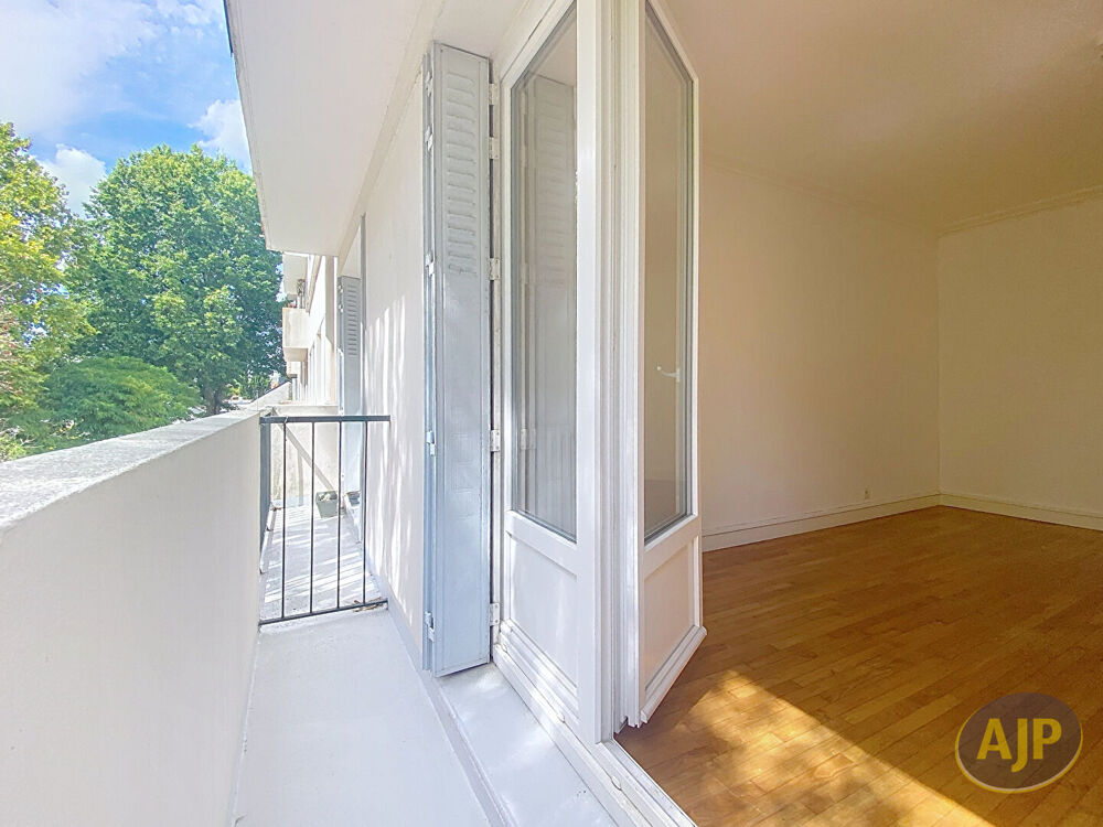 T3 avec balcon, parking et cave