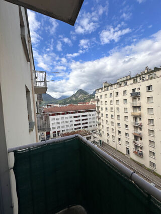  Appartement à louer 2 pièces 37 m²