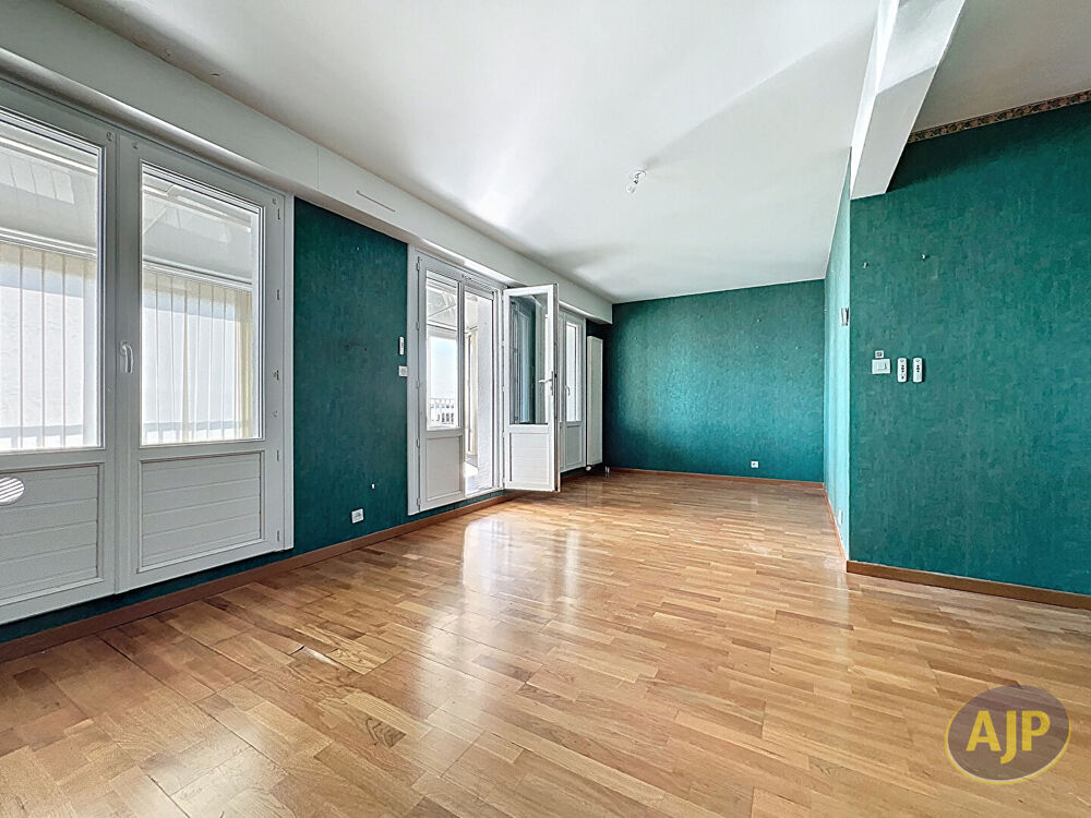Vente Appartement Appartement type 2 avec vue dégagée - CENTRE VILLE La roche sur yon