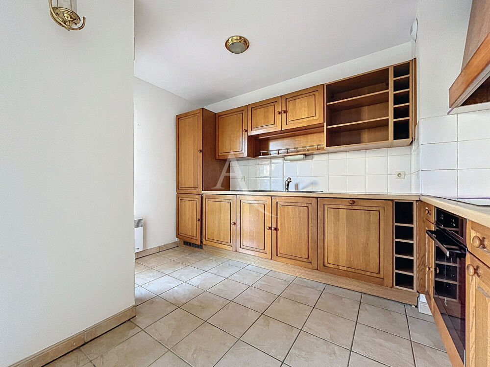 Vente Appartement Appartement T2  avec jardinet  et garage plein Centre Castelginest