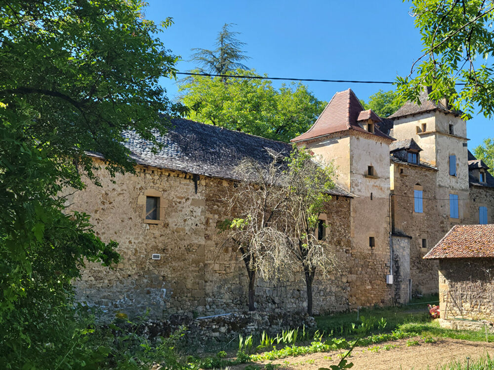 Maison de caractère de 200 m² avec dépendances et terrain de 6 800 m²