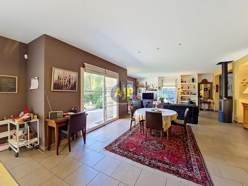 MÉRIGNAC HYPER CENTRE MAISON FAMILIALE DE 185 M² AVEC JARDIN, GARAGE ET POTENTIEL PISCINE