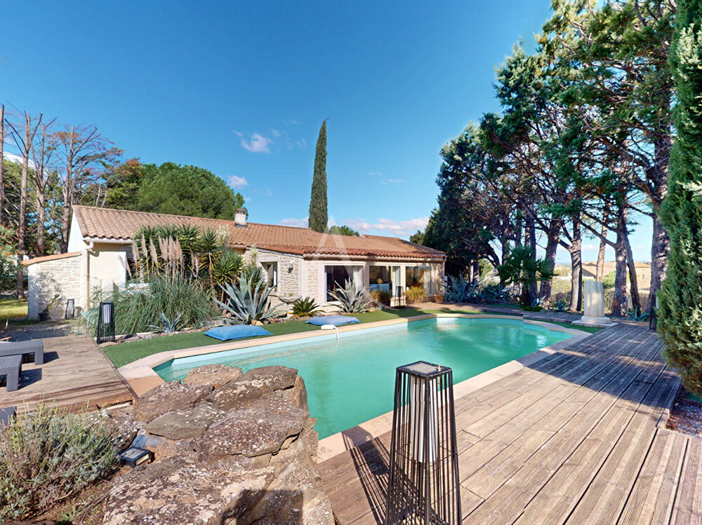 Vente Maison Escales ? Villa de plain-pied T5 avec piscine sur près de 1 900 m² de terrain Escales