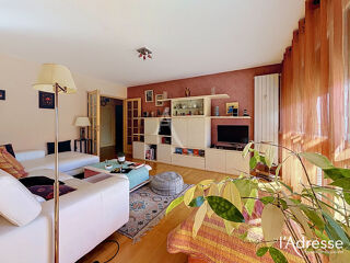 Vente Appartement Appartement T4 lumineux avec double salon-séjour, cave et parking à Saint-Cyr-sur-Loire - Quartier La Source Saint cyr sur loire