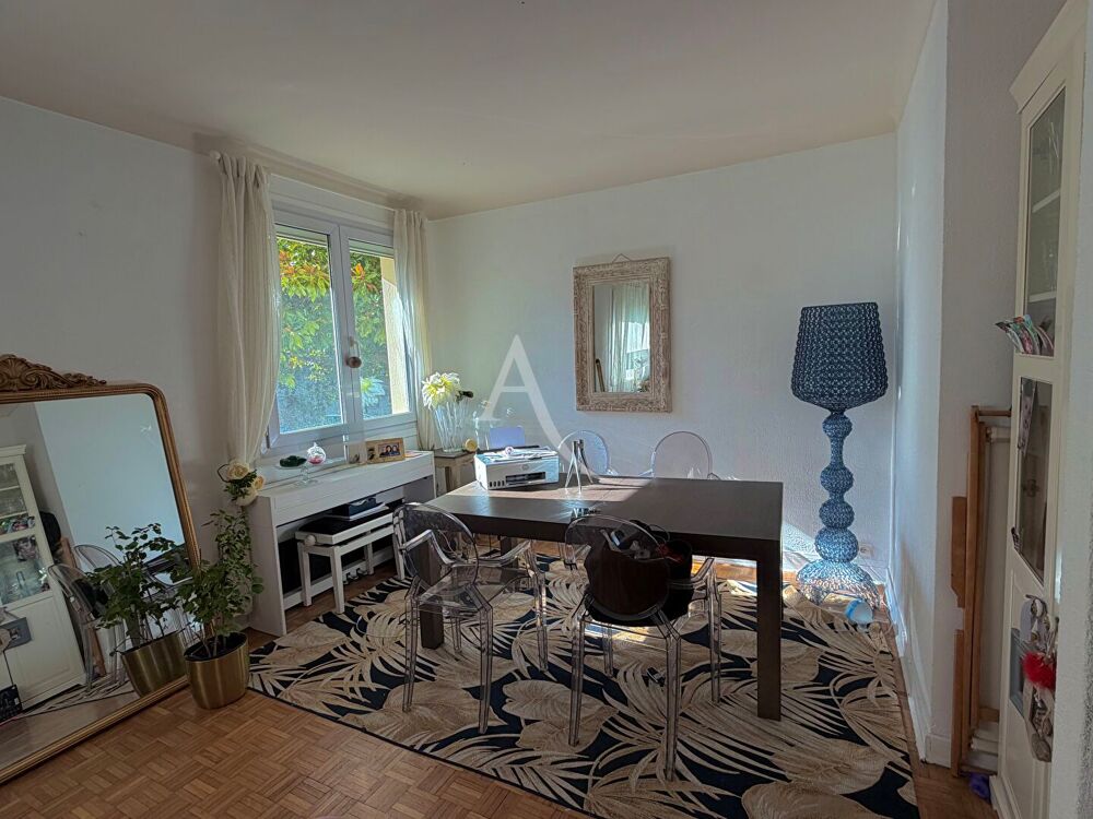 Vente Appartement NANTES MONSELET SAINTE-THERESE Très beau T3 de 84 m2 avec loggia, cave, grenier et box fermé Nantes