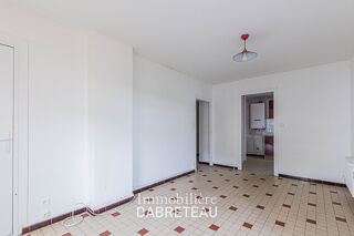  Appartement à louer 4 pièces 74 m²