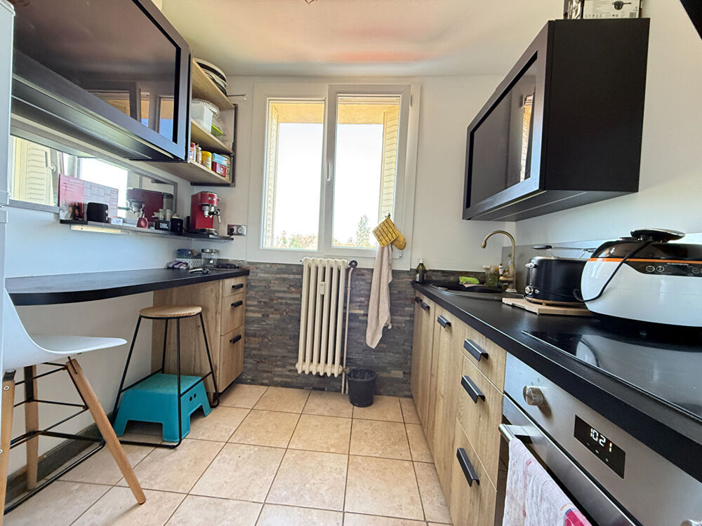Appartement Lons-Le-Saunier 4 pièces / 2 chambres / garage / 63,69 m²