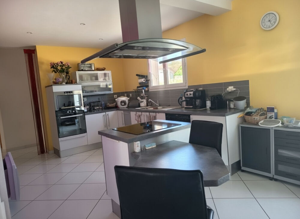 Vente Maison Villa de plain-pied de 200 m² sur 6550 m² Montolieu