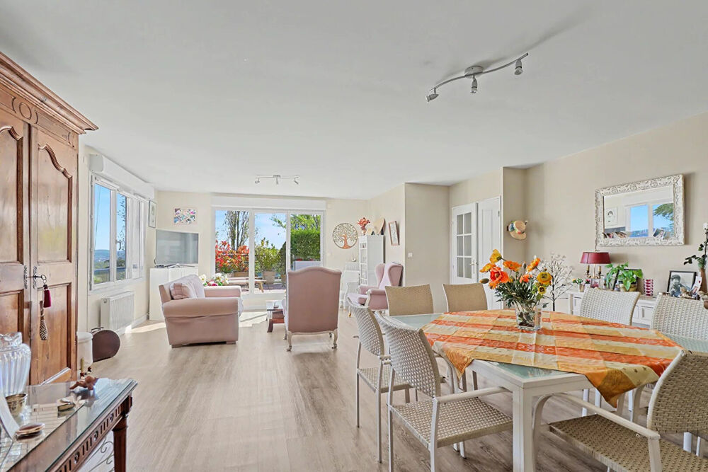 Appartement 5 pièces 157 m² · à La Mulatiere · 157 m² · 679 000 €