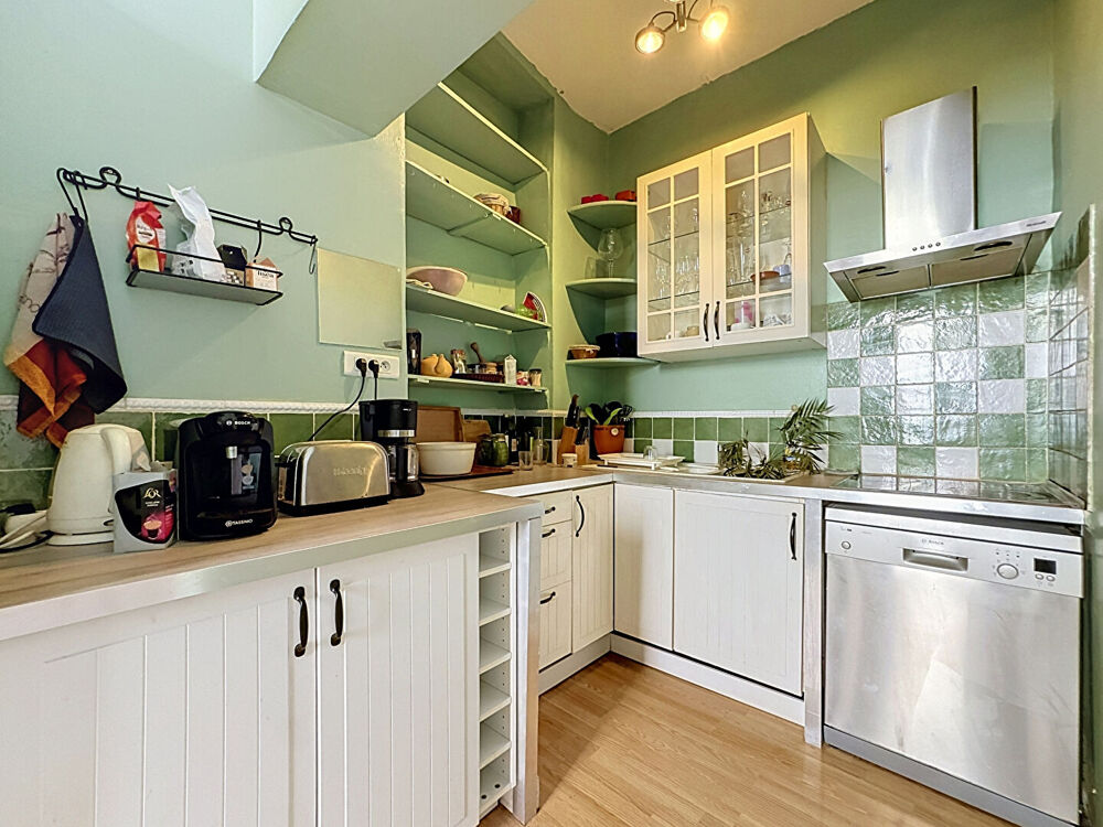 Location Appartement AVIGNON INTRA-MUROS - PLACE DU CHANGE - T4 MEUBLÉ DE 92 M² Avignon