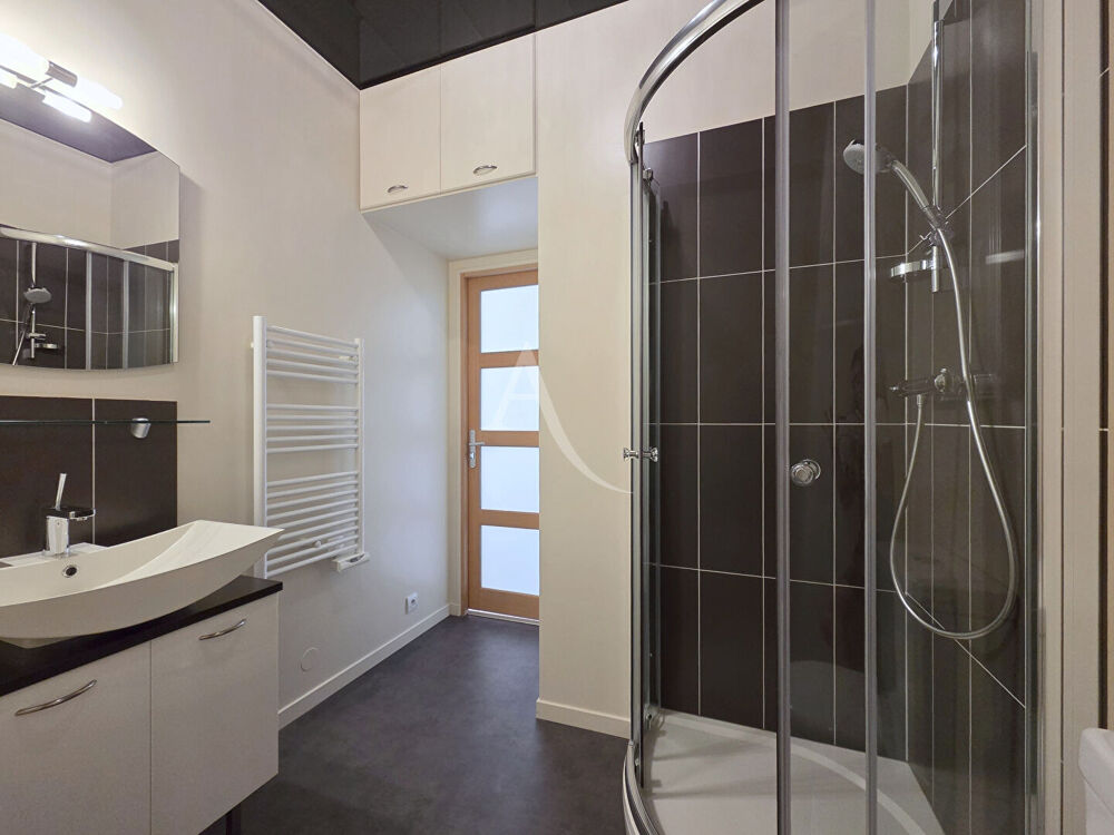 Pau Centre - Studio rénové - Cave et cellier