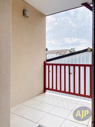  Appartement à louer 3 pièces 63 m²