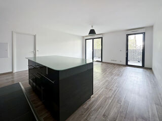  Appartement à louer 3 pièces 68 m²