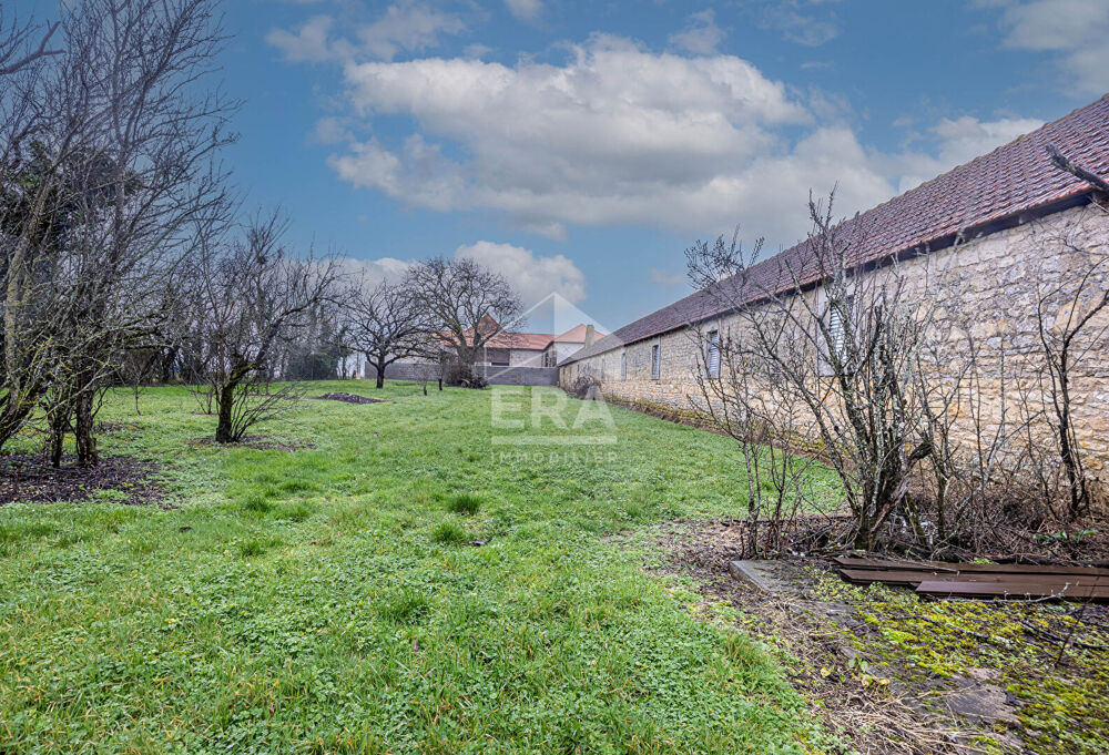 FORGES (17) - LOT À RÉHABILITER - 4380 m² DE PARCELLE