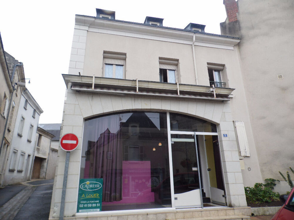   A LOUER LOCAL COMMERCIAL DE 50 M² A DOUE LA FONTAINE 