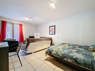  Immeuble � vendre 11 pi�ces 234 m�