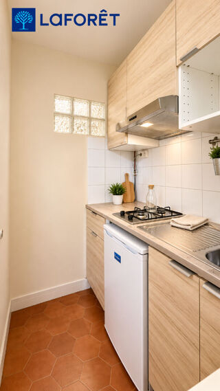 Vente Appartement Appartement 2 pièces 24 m² à rénover Paris 20e, Belleville Métro Ménilmontant. Paris 20