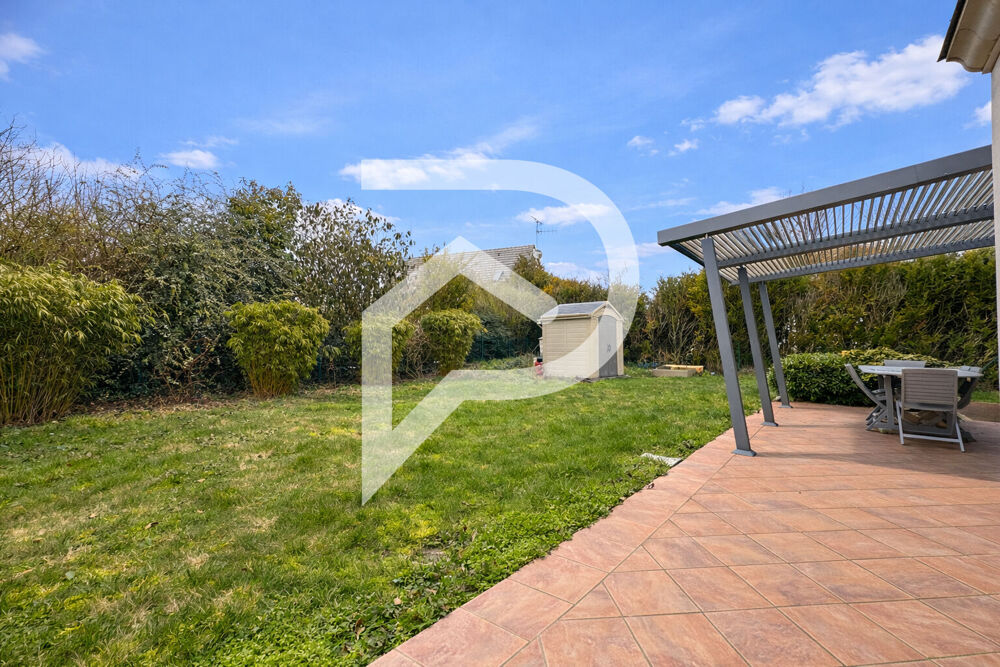 LAVANNES - EXCLUSIVITE - A VENDRE - Maison de type 6 avec jardin et garage double