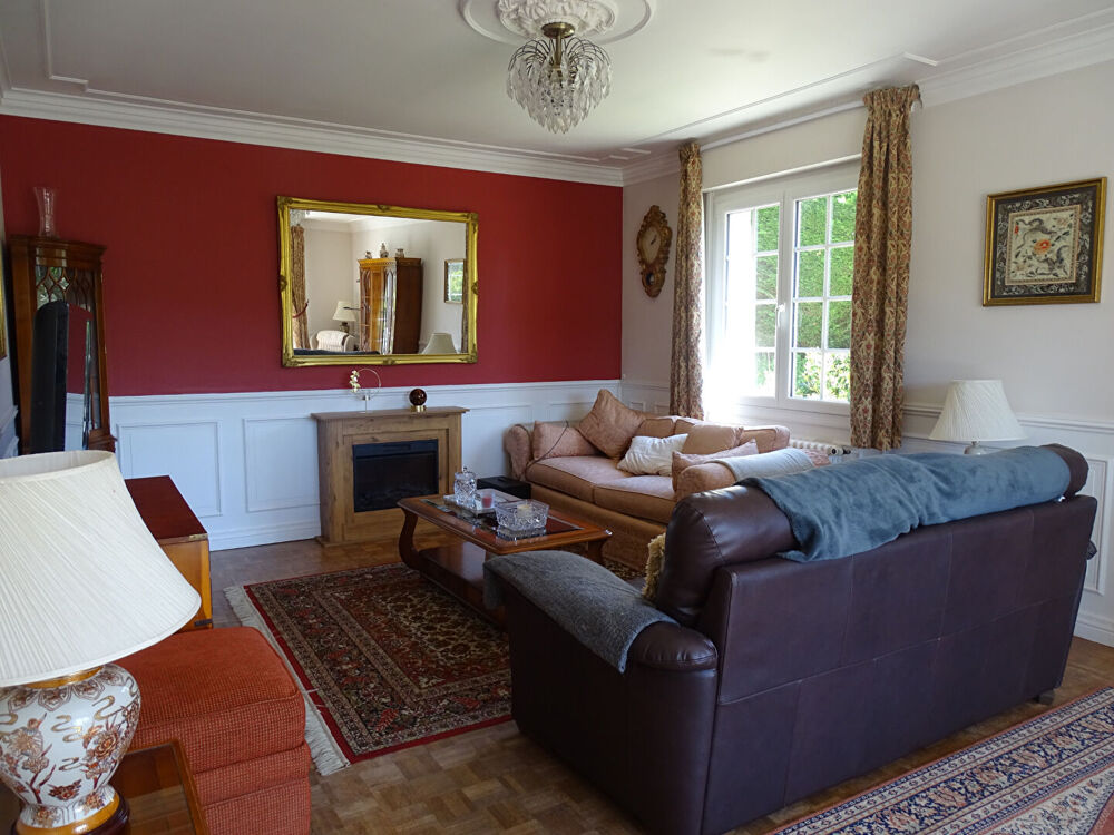 CÔTES D'ARMOR. Une magnifique maison individuelle de 4 chambres, située dans le village de Gouarec