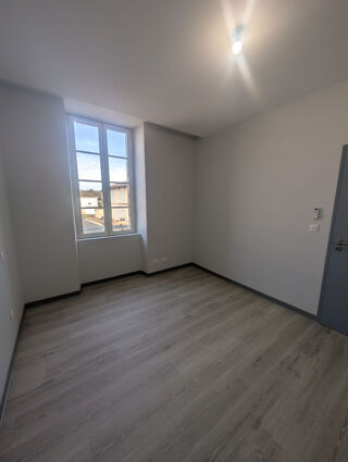  Appartement � louer 4 pi�ces 108 m�