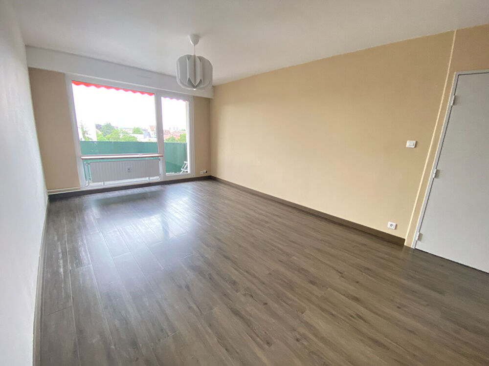 Vente Appartement Charmant appartement 2 pièces à vendre à Mulhouse, dernier étage avec balcon , garage et cave Mulhouse