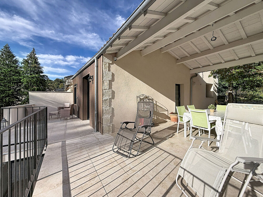 Vente Maison Charmante maison de ville à Barbaste - 3 pièces, 74 m², jardin, garage et terrasses Barbaste