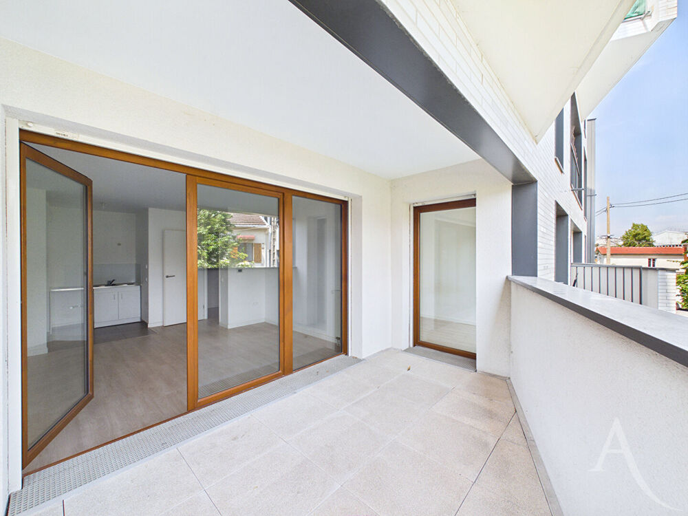 MONTREUIL - APPART F2 42.21 M² - TERRASSE 7.70 M²