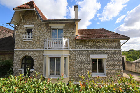 VENTE d'une maison T7 (150 m²) à COMBS LA VILLE 478000 Combs-la-Ville (77380)