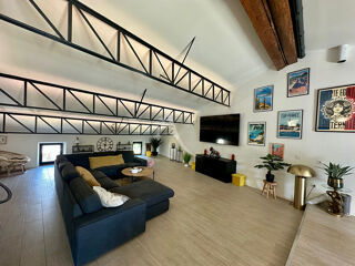  Maison à louer 7 pièces 235 m²