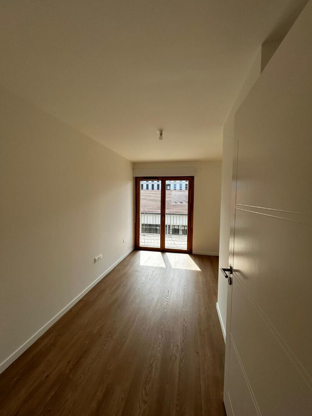 Vente Appartement A VISITER - RETOUR A LA VENTE ! 4P - TERRASSE ET PARKING - PROCHE L13 & L14 - SAINT-DENIS Saint denis