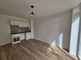  Appartement à louer 2 pièces 33 m²