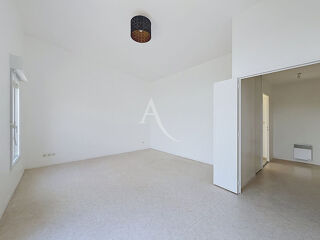  Appartement à louer 3 pièces 68 m²